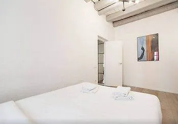 No 5 - The Streets Apartments location
